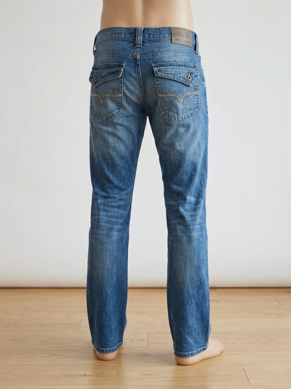 GUESS Men's Los Angeles Flap Pocket Jeans - Size 33/32